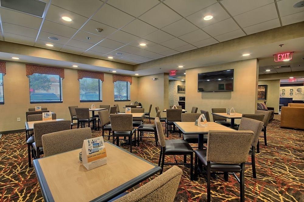 Wadsworth Comfort Inn & Suites מראה חיצוני תמונה