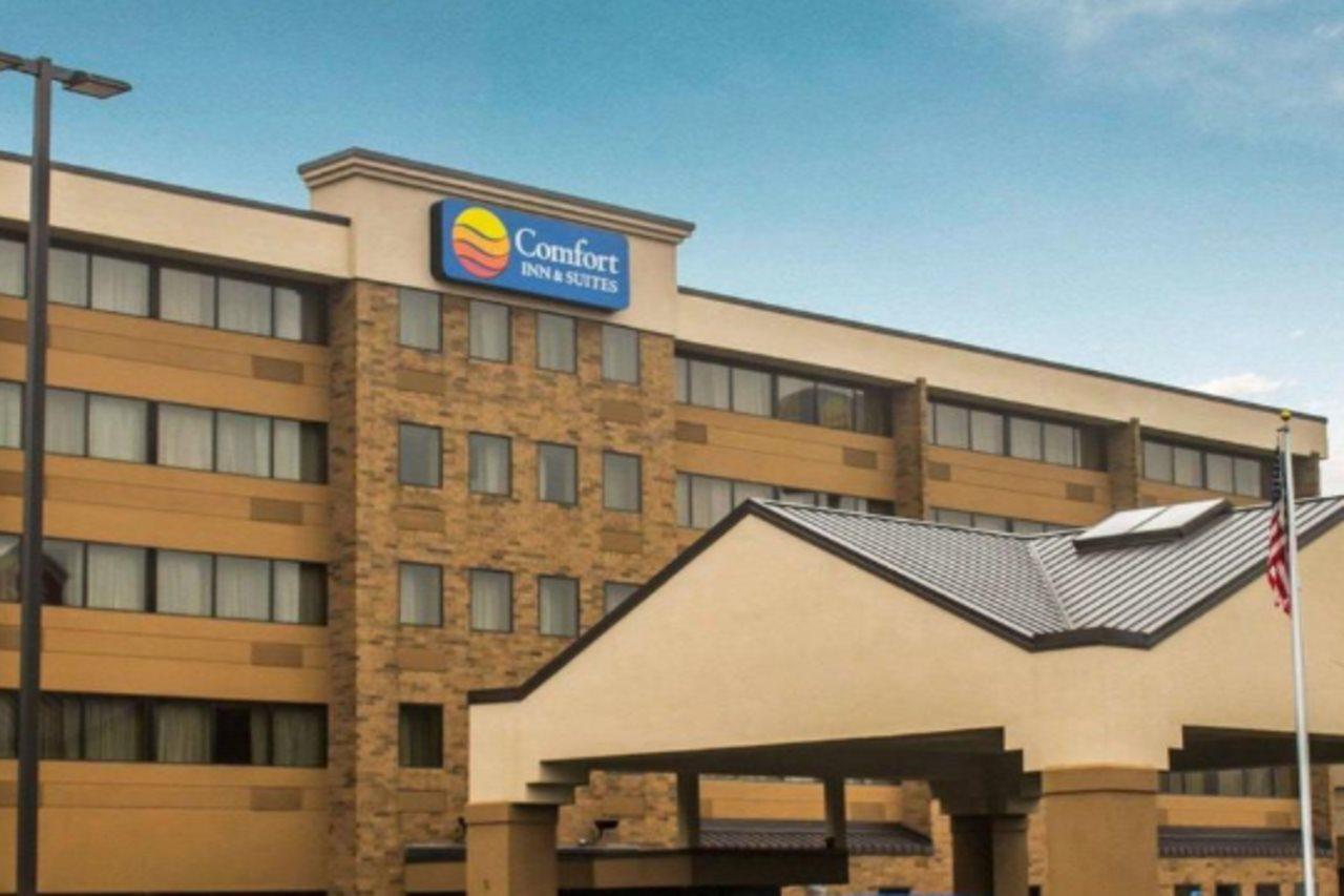 Wadsworth Comfort Inn & Suites מראה חיצוני תמונה