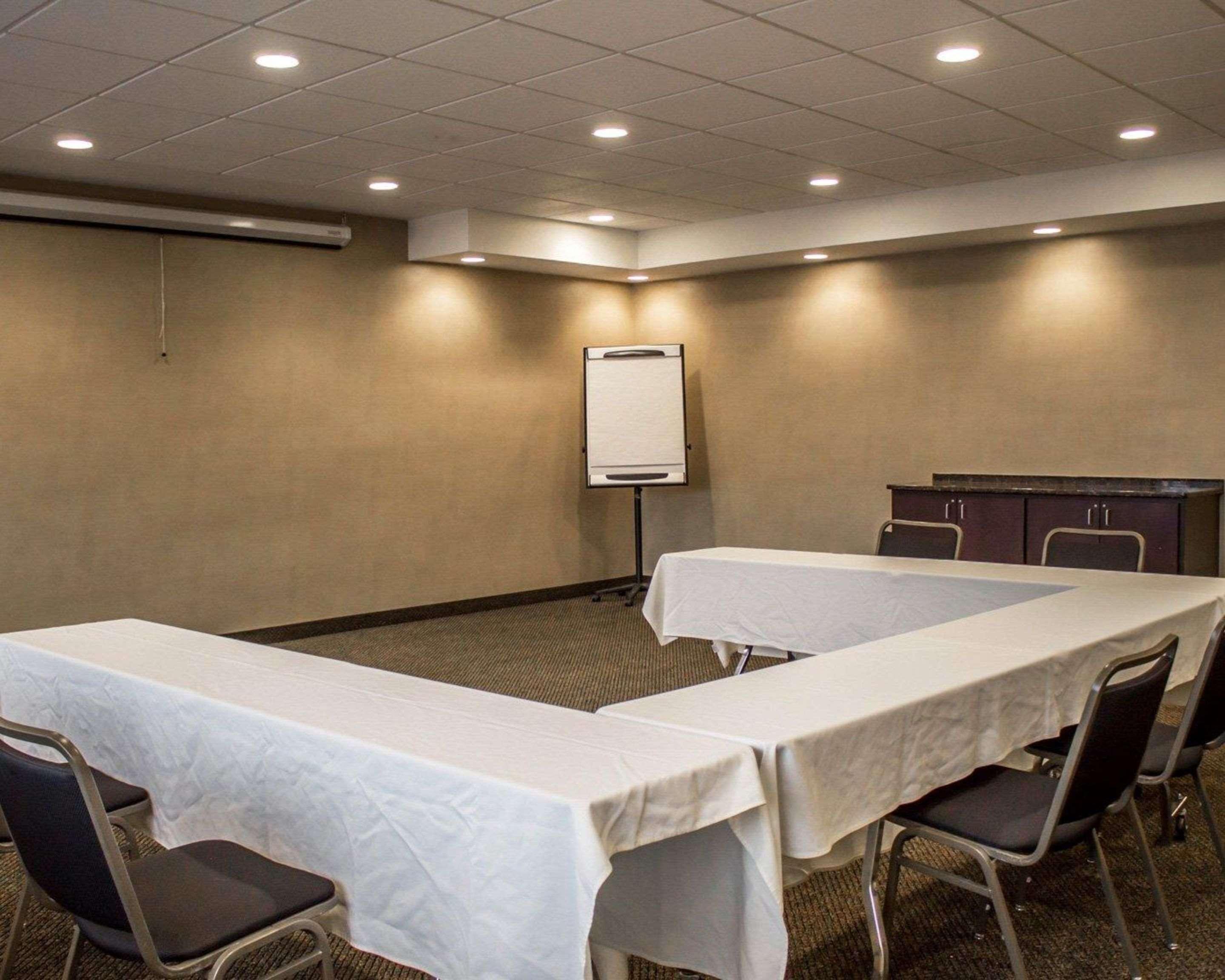 Wadsworth Comfort Inn & Suites מראה חיצוני תמונה
