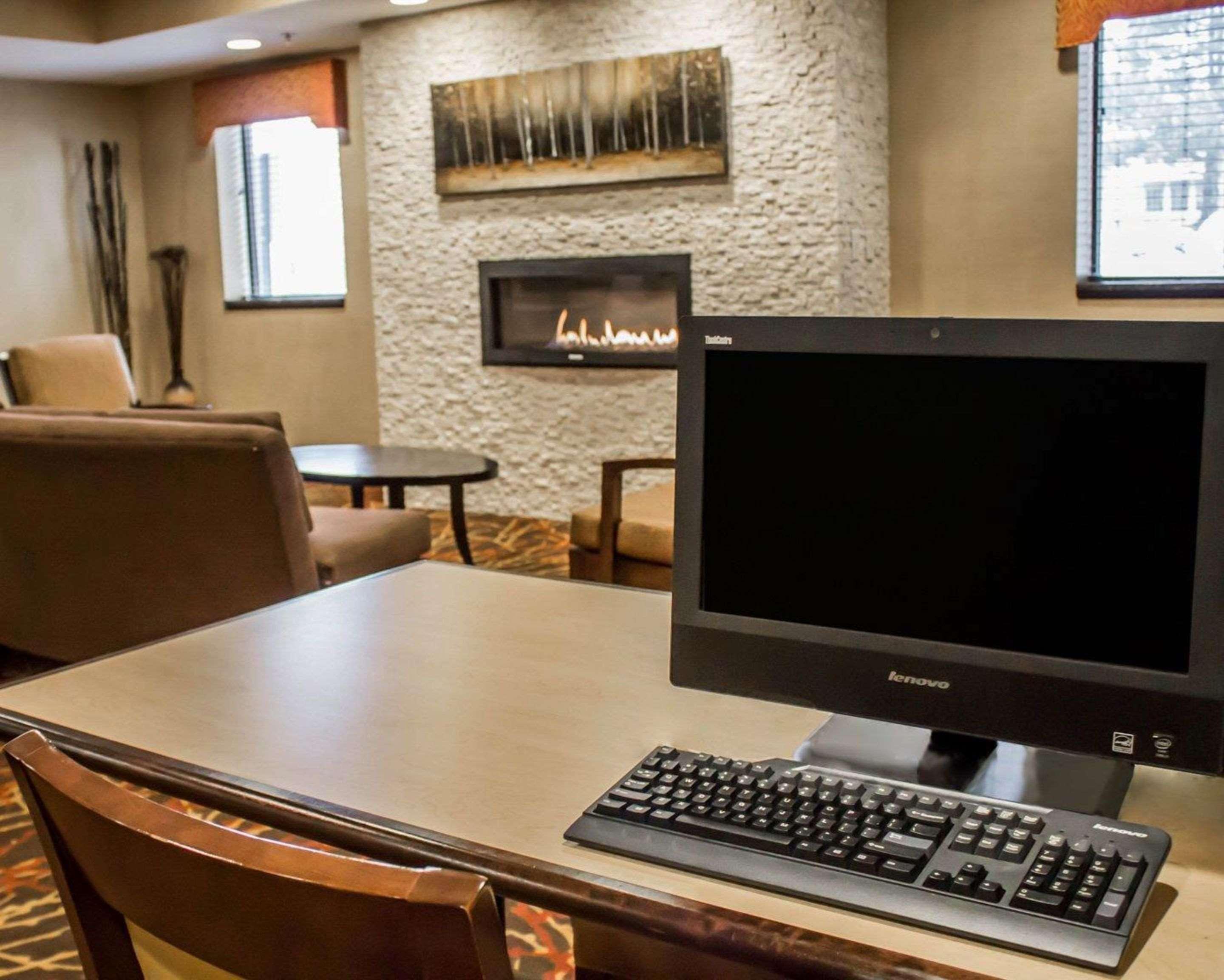 Wadsworth Comfort Inn & Suites מראה חיצוני תמונה