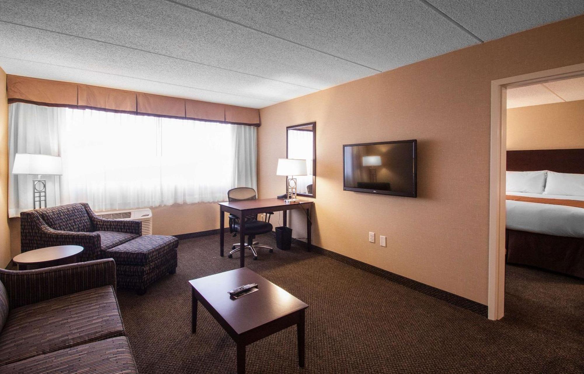 Wadsworth Comfort Inn & Suites מראה חיצוני תמונה