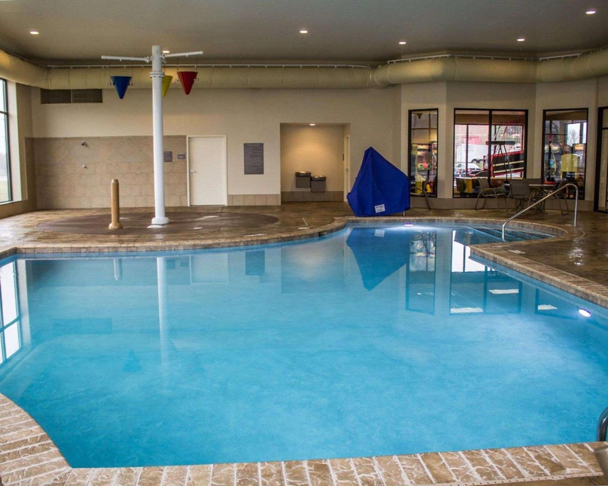 Wadsworth Comfort Inn & Suites מראה חיצוני תמונה