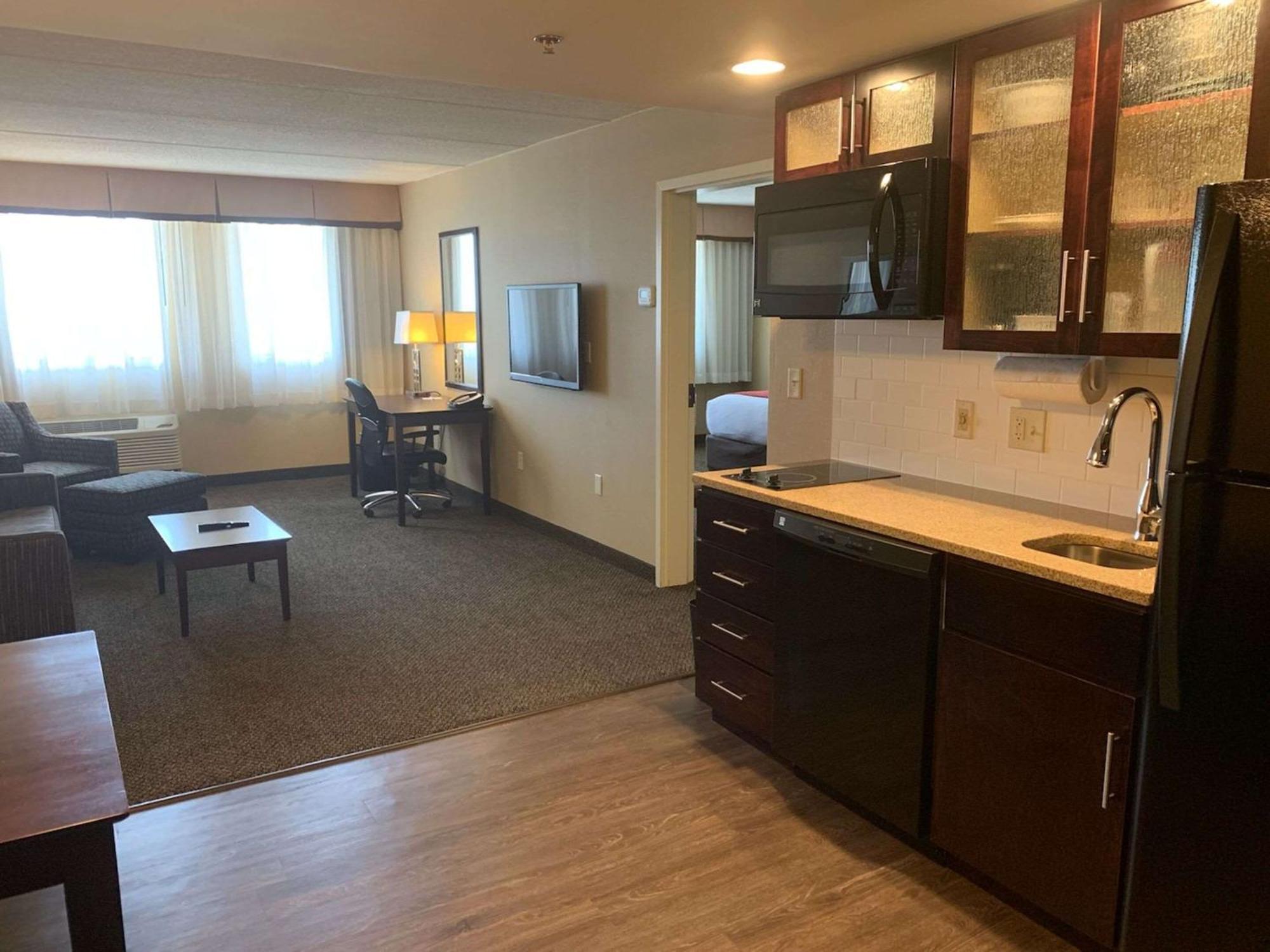 Wadsworth Comfort Inn & Suites מראה חיצוני תמונה
