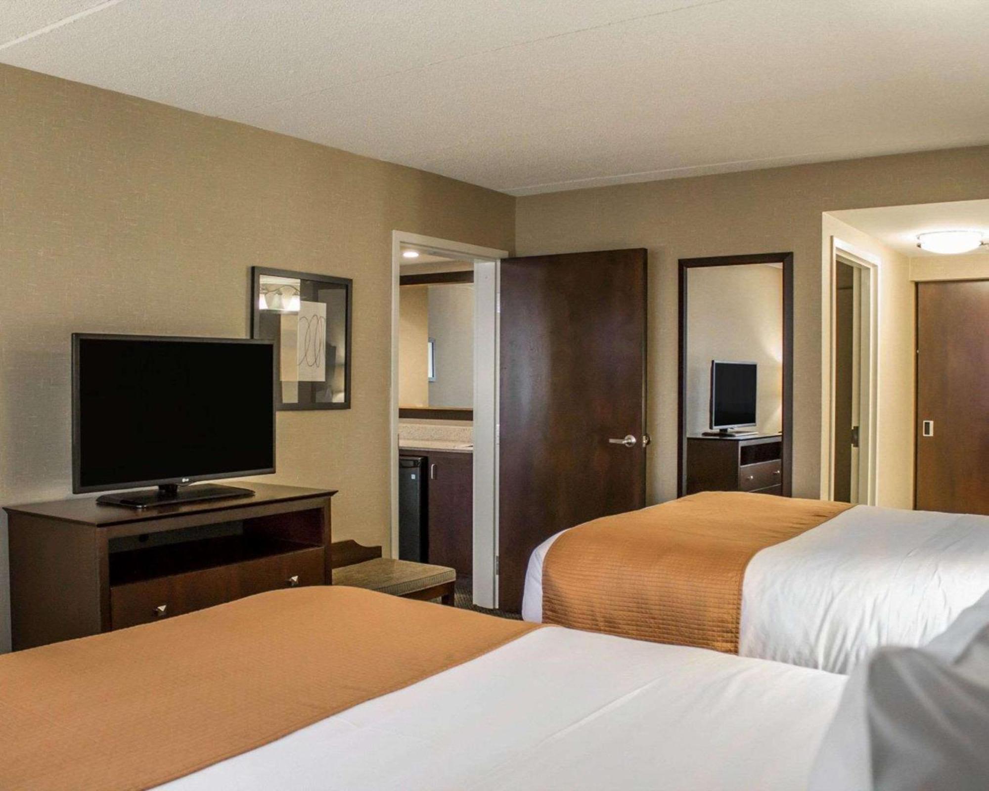 Wadsworth Comfort Inn & Suites מראה חיצוני תמונה