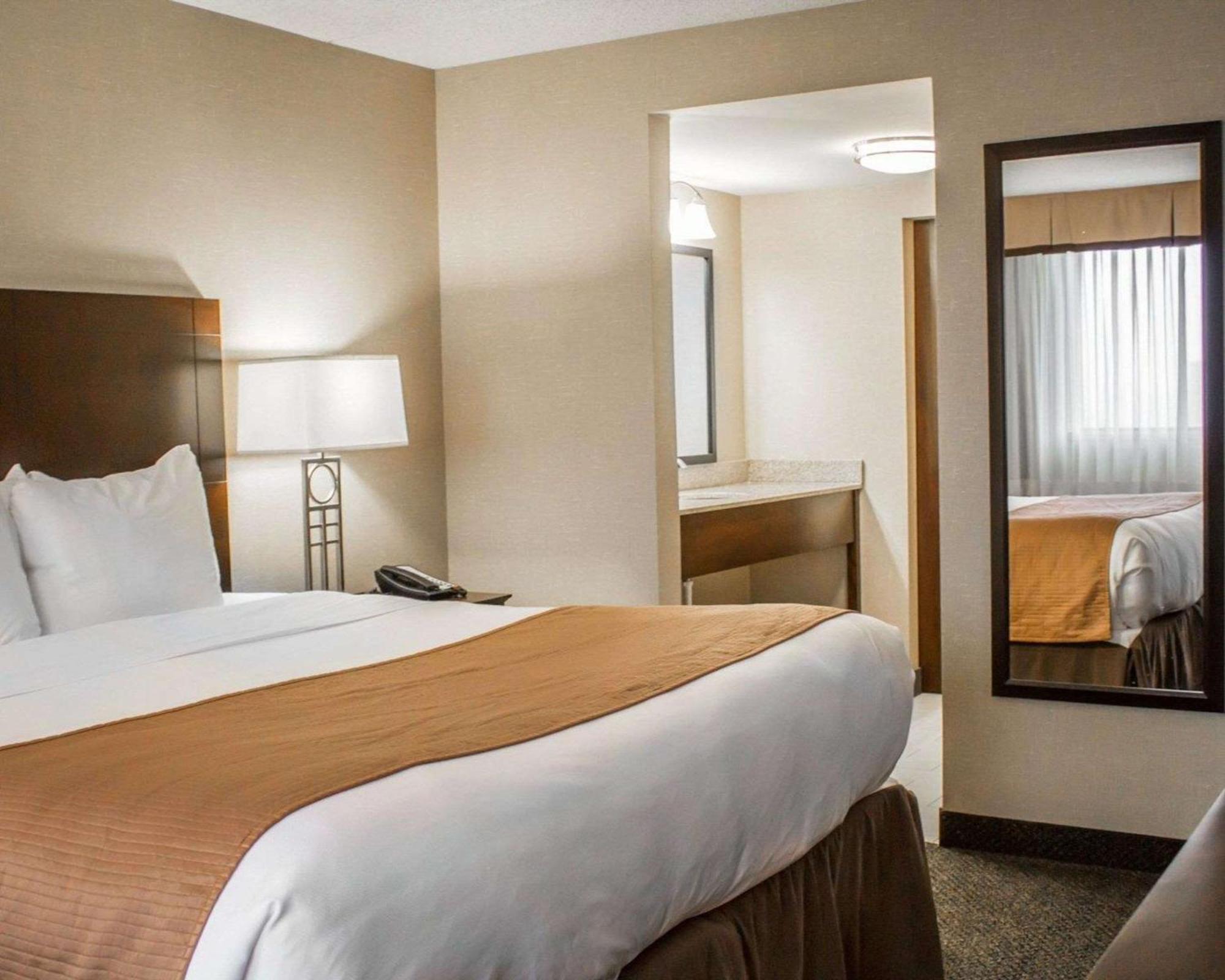 Wadsworth Comfort Inn & Suites מראה חיצוני תמונה