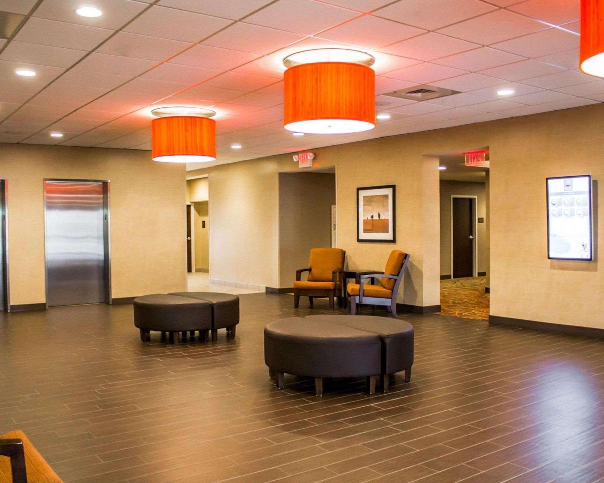 Wadsworth Comfort Inn & Suites מראה חיצוני תמונה
