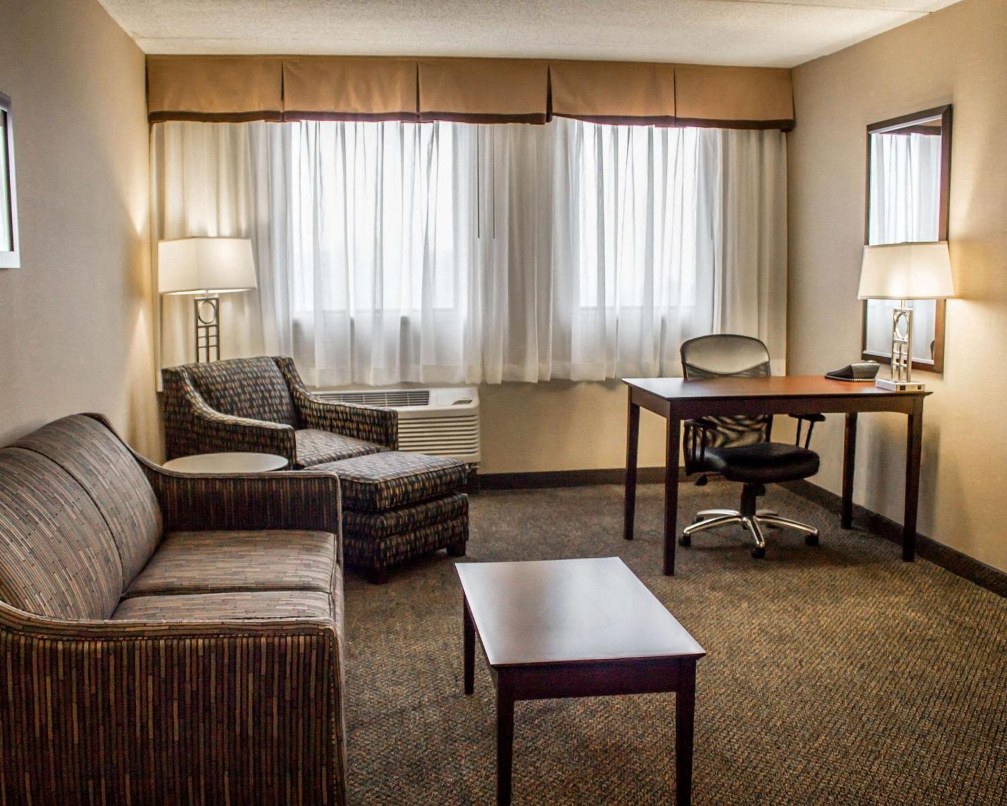 Wadsworth Comfort Inn & Suites מראה חיצוני תמונה