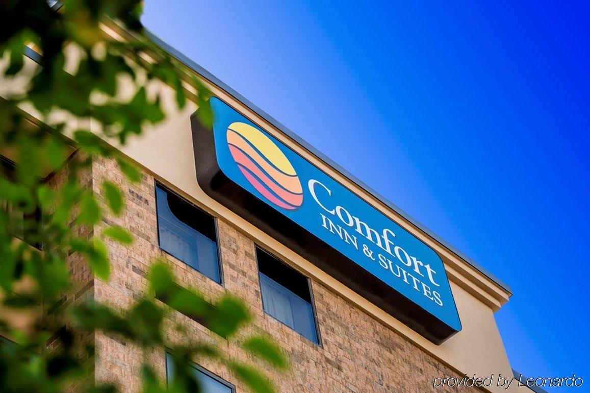 Wadsworth Comfort Inn & Suites מראה חיצוני תמונה